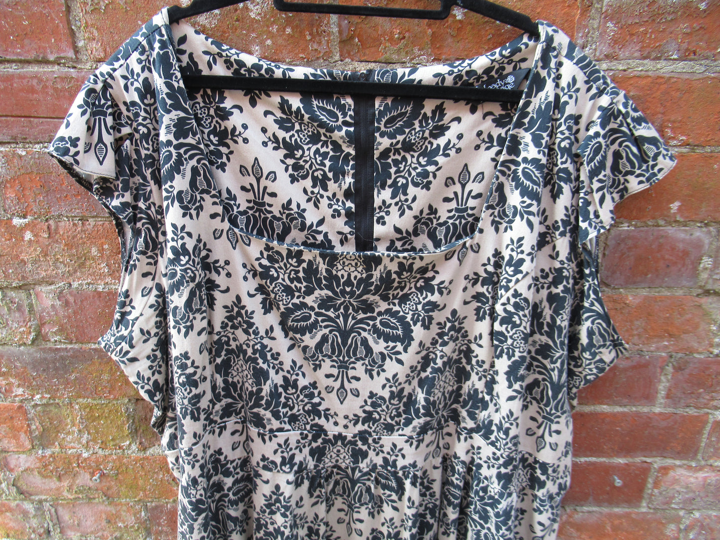 Fab black print cap sleeve dress
