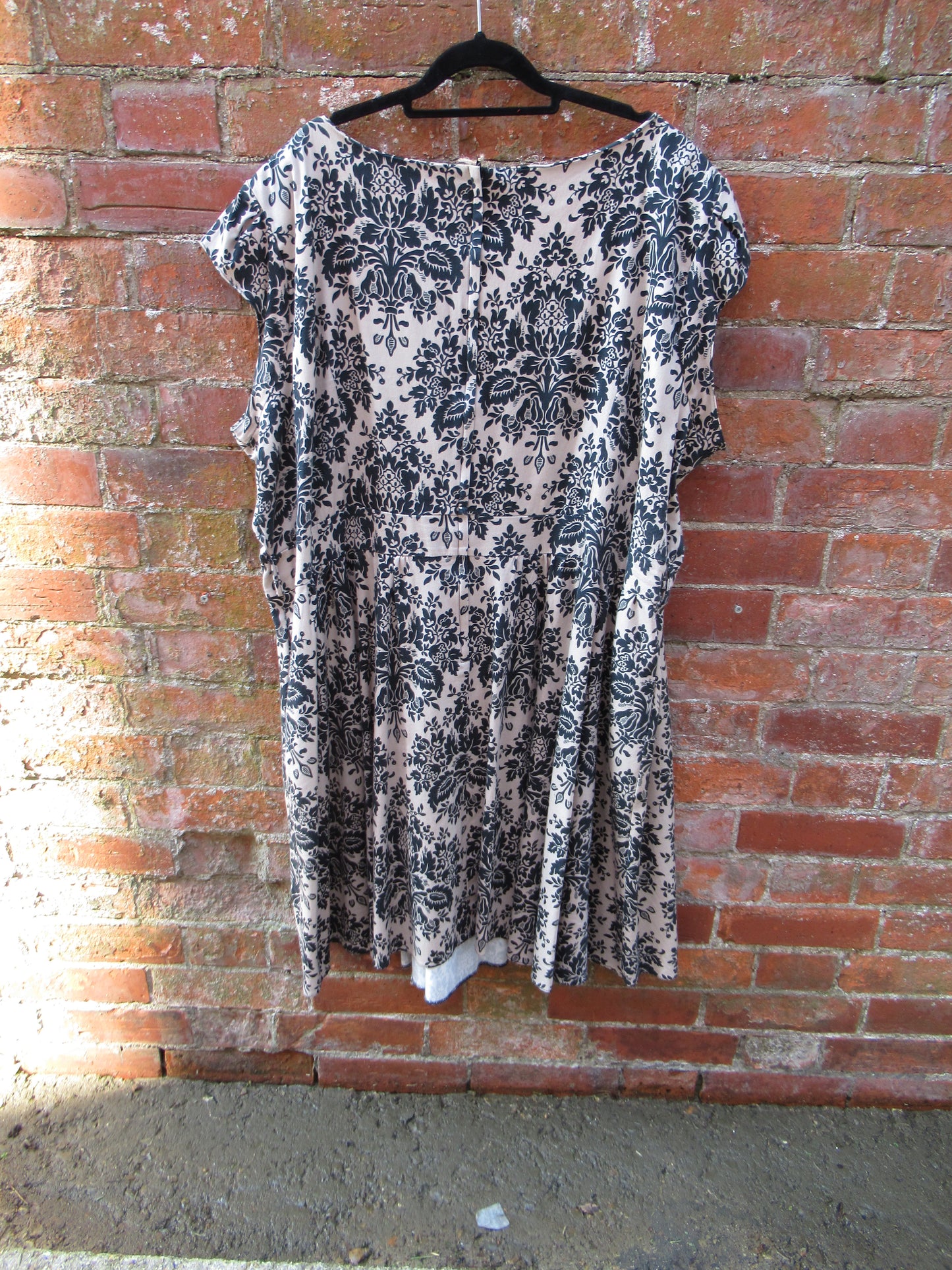 Fab black print cap sleeve dress